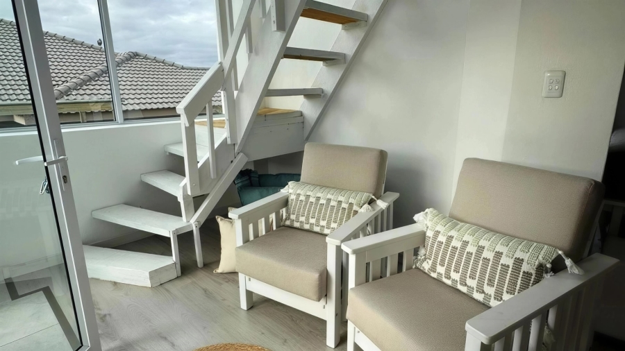 5 Bedroom Property for Sale in Reebok Western Cape